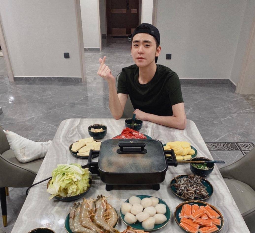 原创张云雷晒出母亲做的饺子,为粉丝厨艺比赛助力,追星不必乌烟瘴气