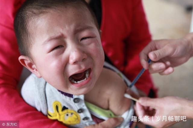 终身|只因妈妈的一个疏忽，要谨记！新生男婴吃了糖丸后落下终身残疾