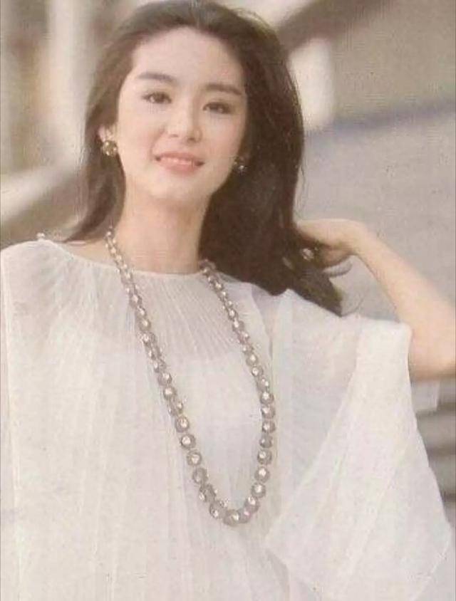 惊艳的美女林青霞 e5f60d992ca242e0aead85f6c392e582.jpeg