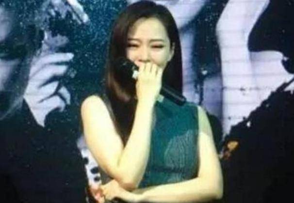 张靓颖现在的生活 ee0999d1e62f4cd89c3d7da12b245a20.jpeg