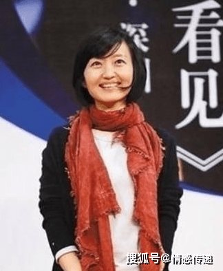 原创43岁柴静曾是央视主持人,但近况看着心疼,曾为女儿放弃事业