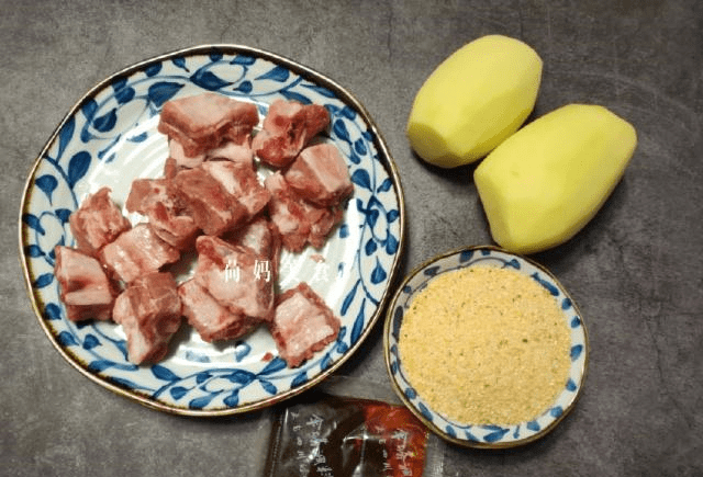 粉蒸排骨怎么做才软糯不干 e1af00809e99446791050d7e7f258bf7.png