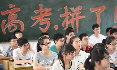 继仝卓后，这位985大学生因犯了这个低级错误痛失毕业证和金饭碗