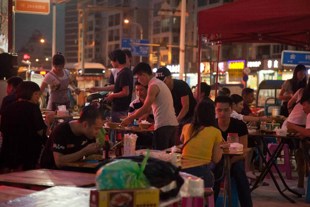 福州夜市重磅出击,20个夜间经济街区n 特色夜市,真的太热闹了!