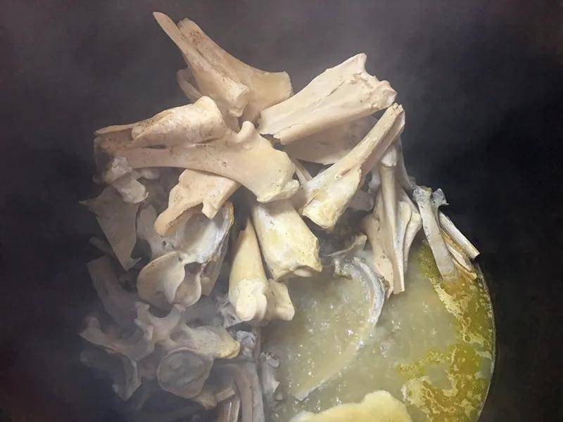 如何正确的剥大蒜 6d9314b984b44c26a9f9e9c6ccbfe303.jpeg