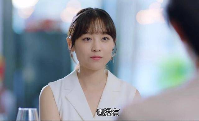 曾是”最美孟婆“的称号，离开古装造型的她，