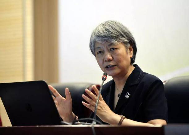 李玫瑾：如何培养出快乐、温暖、人格健全的孩子？