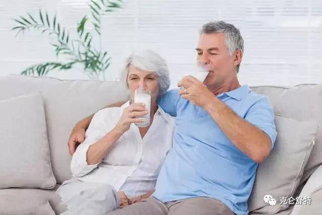 多少岁开始补钙预防骨质疏松 5eea3b24ca3540deb1e372e32bc0cdb8.jpeg