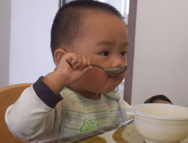 食物|4种食物不是疼娃而是“害”，还有孩子常吃！忠告家长：3岁前