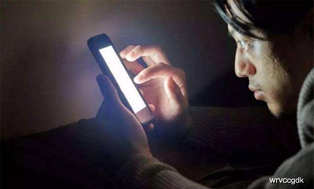 什么时候才能不熬夜 9d467a11dfdc40439e727fa7761c7963.jpeg