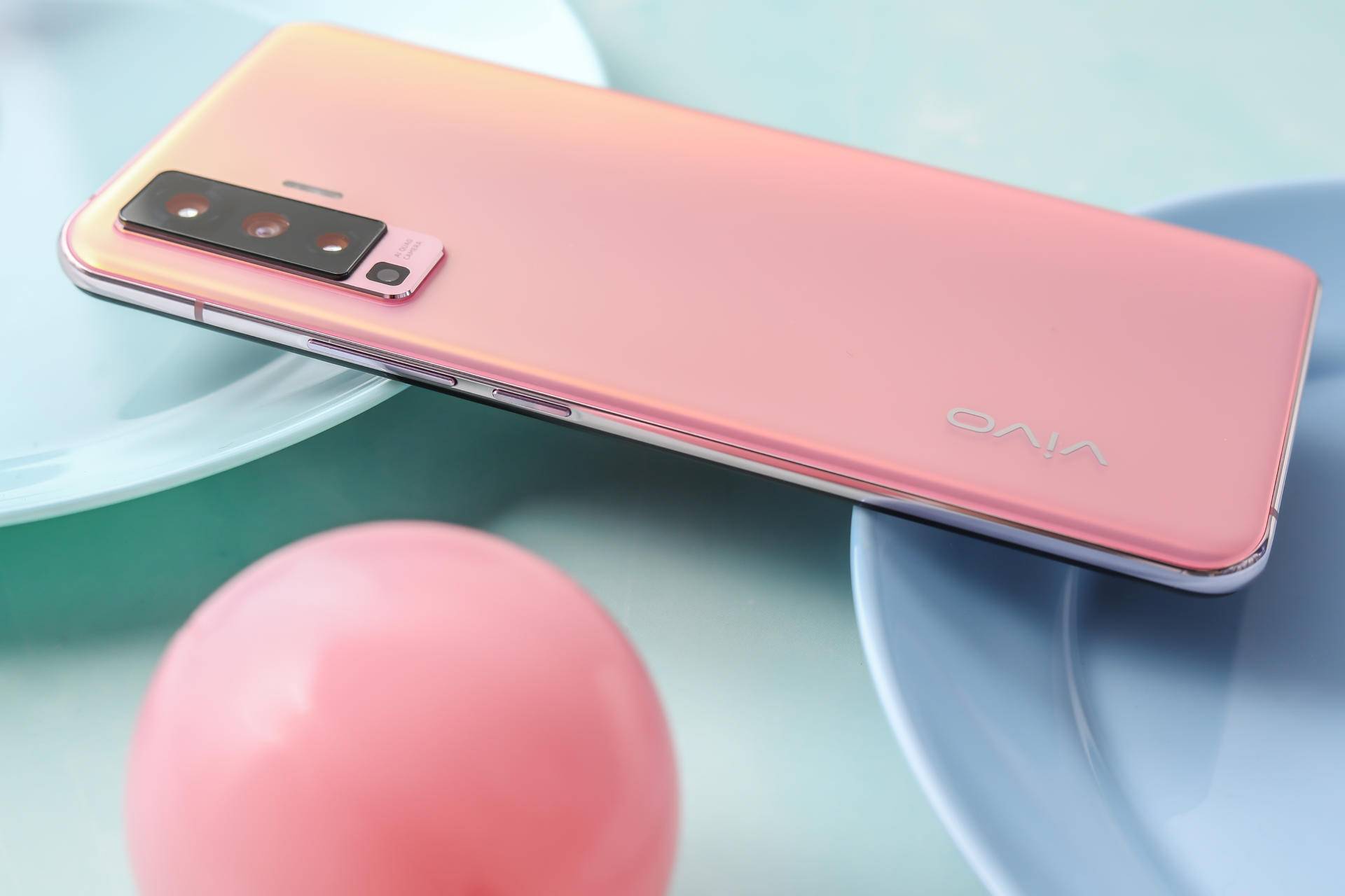 面世就有"最薄5g手机"之名,vivo x50高端在哪?