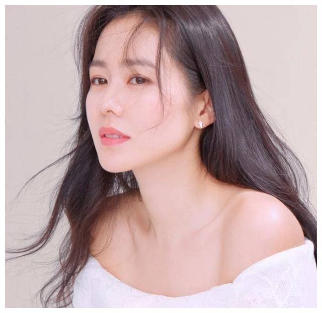 2020全球最美女星票选,韩国孙艺珍夺冠,刘亦菲第77
