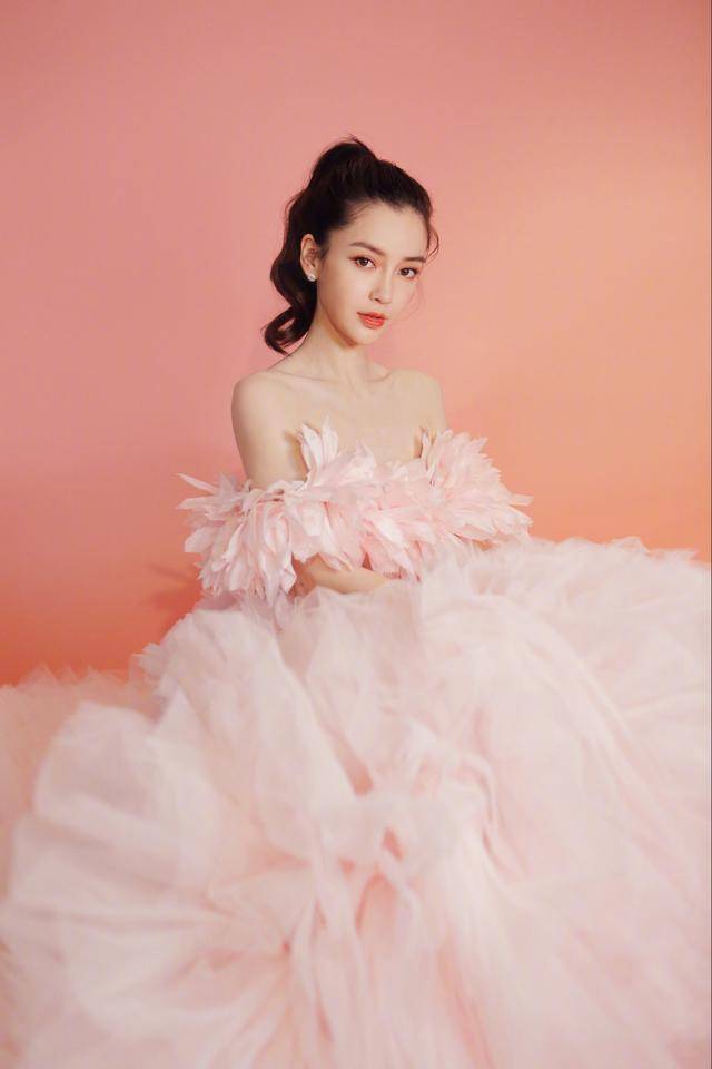 原创杨颖的新造型太惊艳身穿粉色冰淇淋公主裙宛如仙女下凡