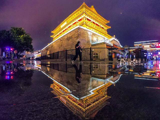西安旅游,回民街是必打卡的美食胜地,美食美景让游客赞不绝口