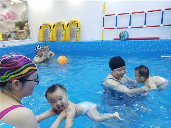 宝爸|宝爸宝妈要知道的：宝宝学游泳的那些事儿