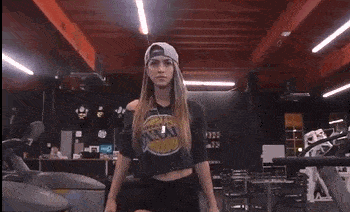 全球公认最性感女神！一张私照火爆全网，这胸腰比简直绝了_Anllela