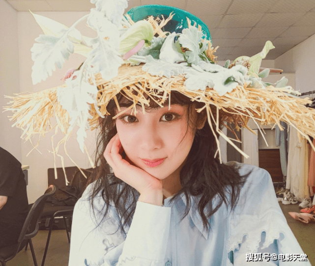杨紫最新代言品牌及产品 49c6b171b41e43ffa5ad88ea87afb7c6.png