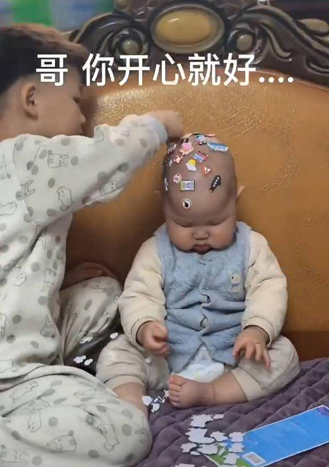 有一个神经大条的哥哥是什么体验？弟弟：我后悔来到了这个世上