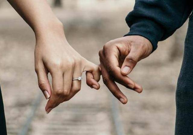 婚姻中如何保持经济独立 51ef4b0fb84b4ea0852df79e328be5a1.jpeg