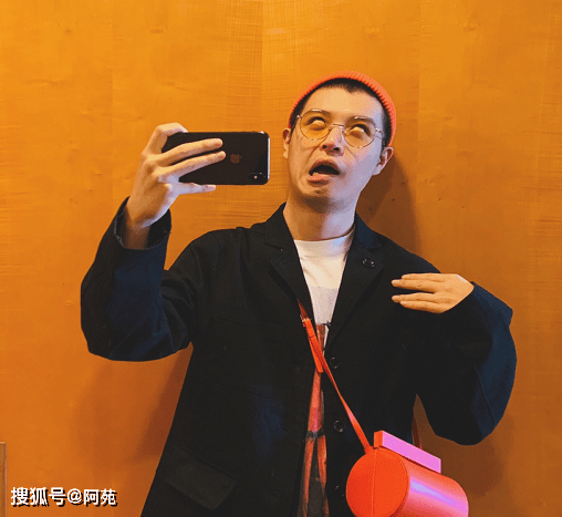 乘风破浪都没你浪!马頔咬王思聪前女友大腿,事后还付"咬资"