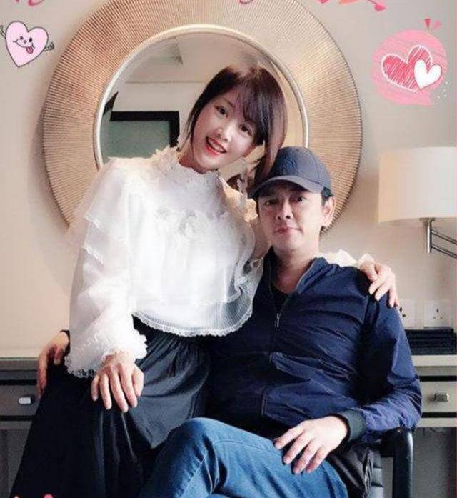 又过了七年后,梁小冰为陈嘉辉诞下儿子陈洋溢.