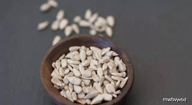 坚果吃了会升糖吗 ac589eb2688945aa814f5a07b8bc6fd5.jpeg