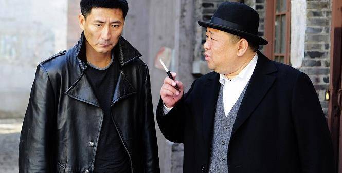而近些年,张子健也开始转型演其他影视剧,譬如现代剧《小丈夫》