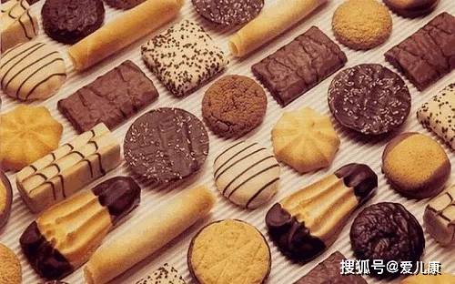 孩子|竟是零食惹的祸！这些零食千万别给孩子吃了...孩子常喊屁股疼还出血
