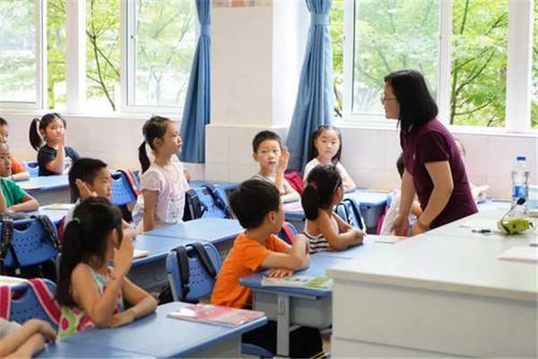 小学生适合的学习装备有哪些 3314361da8c343bf99b898576ae7444c.jpeg