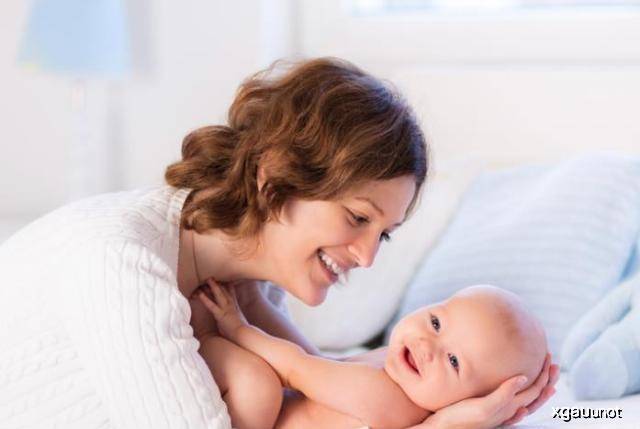 原创哺乳期就得素颜，不能化妆、染头发、做美甲？有一点还真不能做