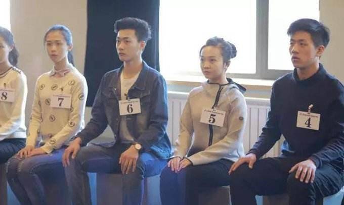 4个“外表光鲜”的大学专业，听起来高大上，实际上毕业难找工作