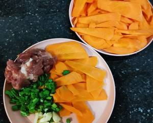 夏季快手菜谱,超好吃的胡萝卜片炒肉,简单美味营养,适合夏天 增肌食谱 第2张 夏季快手菜谱,超好吃的胡萝卜片炒肉,简单美味营养,适合夏天 增肌食谱 第2张