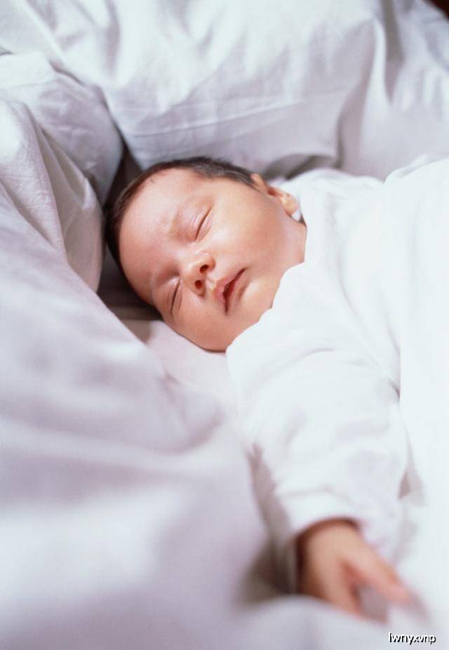 孩子|老吾老：孩子晚上总喜欢踢被子？可能是这3个原因