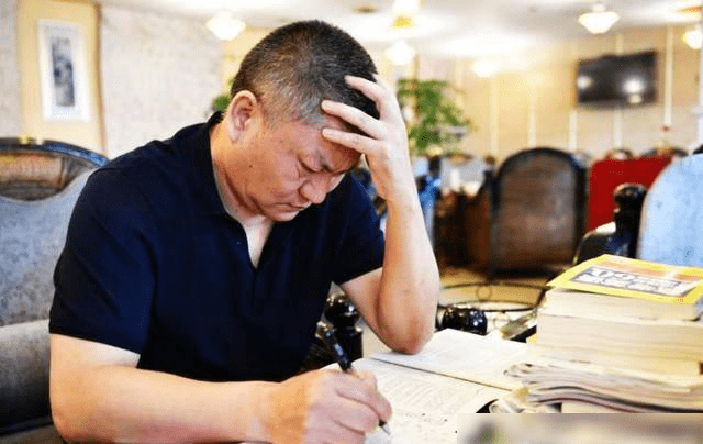 观点评论|大神请收下我的膝盖“高考钉子户”都是何方神仙?网友评论:跪了