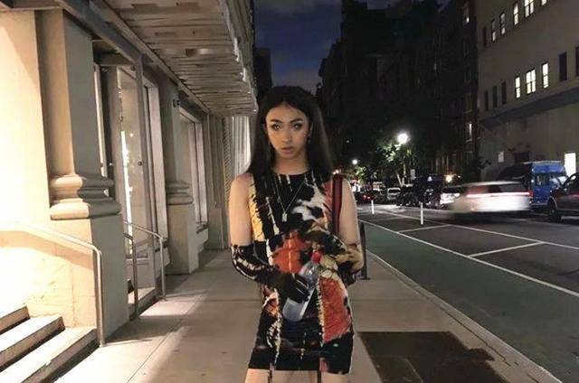 伊能静18岁儿子近照,以前爱穿女装的他,穿回男装后颜值还是蛮高 伊能静18岁儿子近照,以前爱穿女装的他,穿回男装后颜值还是蛮高