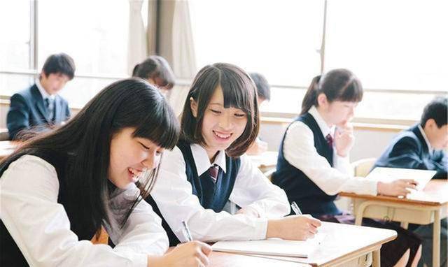 大学老师“喋喋不休”，学生底下“沉沉欲睡”，孰之过？