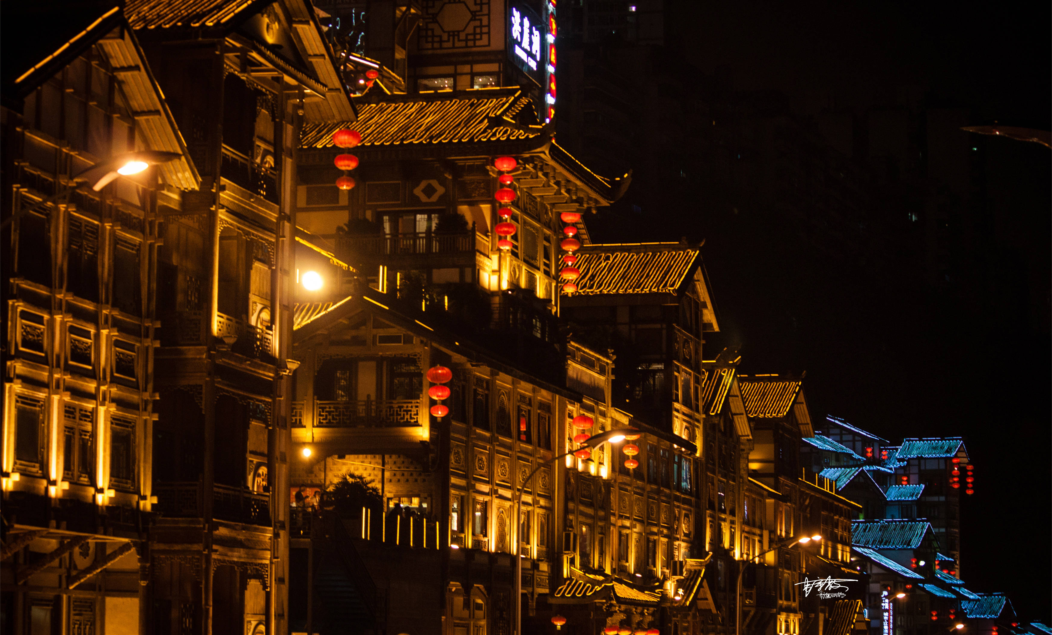 洪崖洞在重庆哪个区哪个街道 de5f1cce81724e00a94b7b8b062666db.jpeg