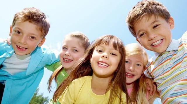 孩子|多亏亲妈几个妙招，矮个家长学起来小伙“基因突变”蹿到1米9