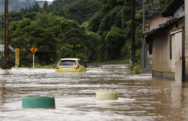 原创九州豪雨7.5万人急撤,日本发布洪水山崩警报