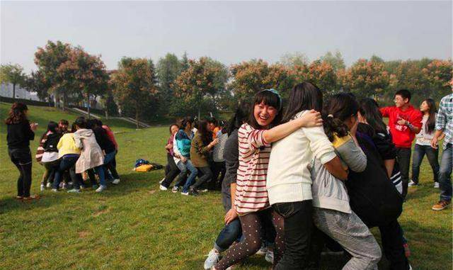 大学里“阴盛阳衰”，是时代的进步？还是男生的成绩跟不上？