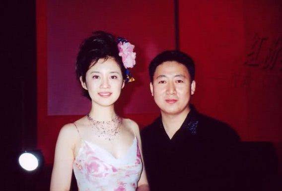 春晚|原创本是倪萍接班人,多次主持春晚,挤走原配嫁富商,50岁近况堪忧