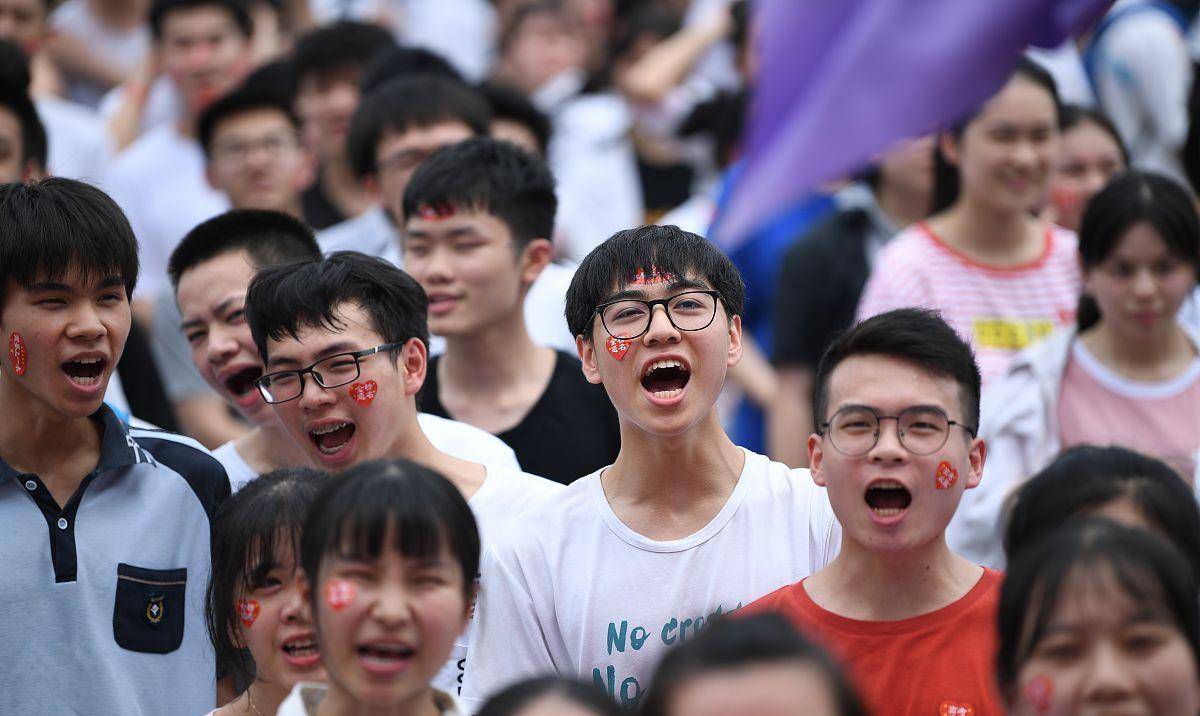 高考前，家长慎说4句话，看似帮孩子减轻焦虑，实则让考生更紧张