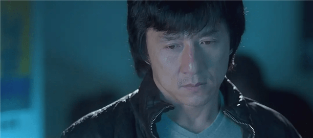 三,史上最帅反派 如果说郑小峰是一个根正苗红的好苗子,那么阿祖就是