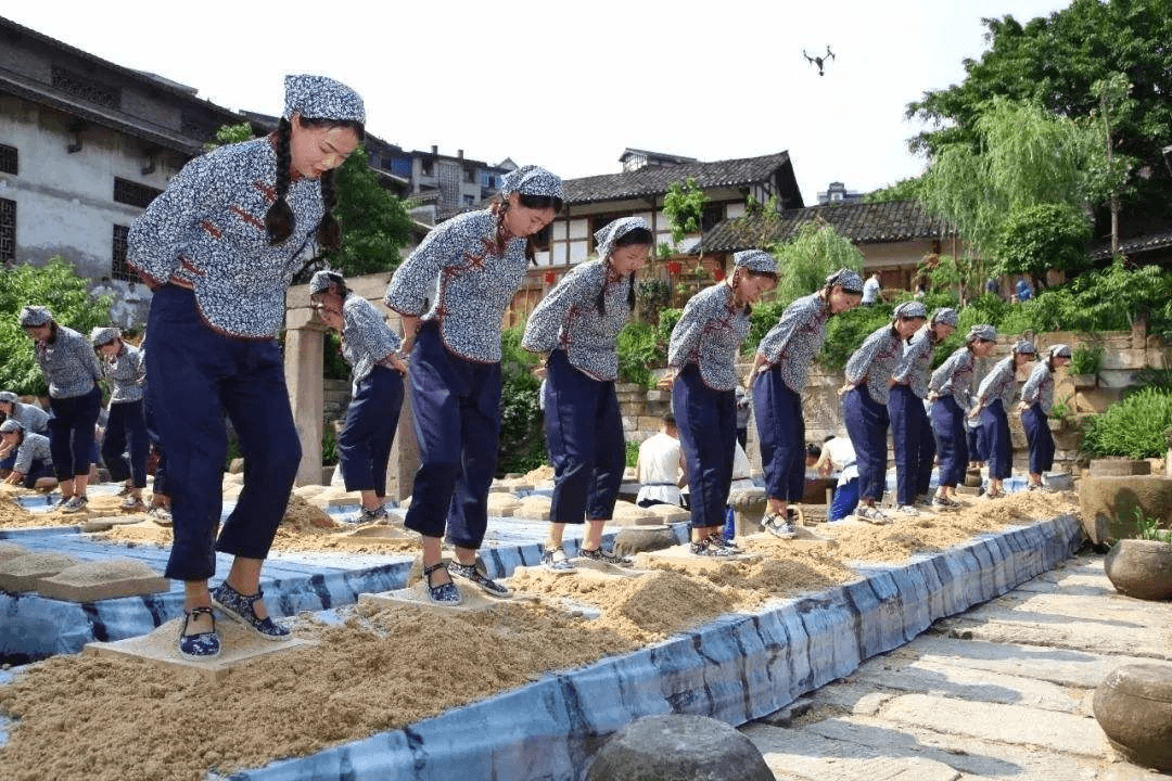 端午踩曲重阳下沙回甘年份用四个关键词来认识酱香白酒