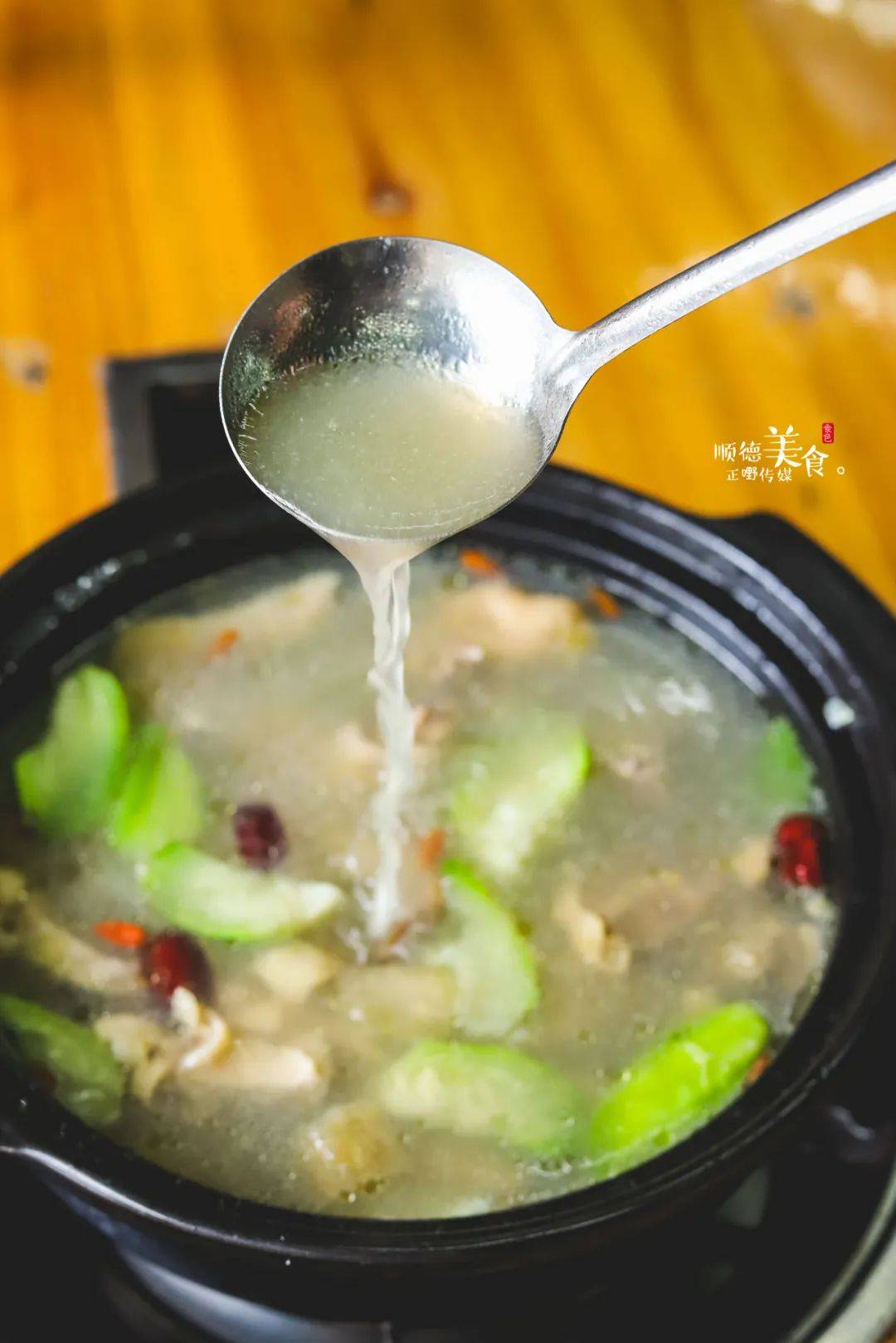 竹笙浸滑鸡,酸汤鸭嘴鱼,养生豆腐,顺德这间农家菜馆,抵食,解暑又开胃!