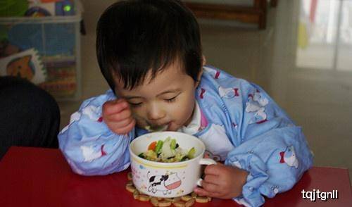 脾胃|孩子吃饭香，睡觉香，个子蹭蹭长！儿科医生：三种食材煮粥喝