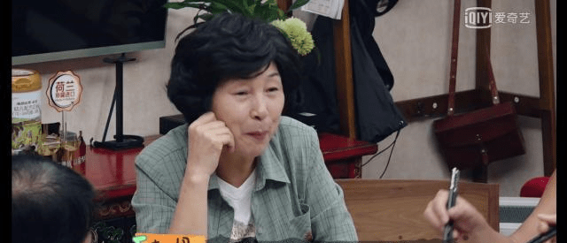 原创袁弘和母亲起争执，婆媳关系一触即发，张歆艺机智应对化家庭矛盾