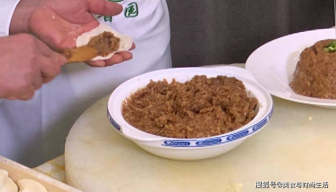 水饺|大蒜口味的你吃过没，辣到爽大厨手把手教你做水饺