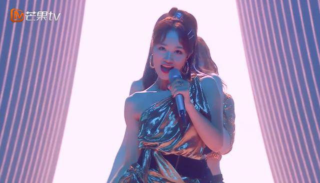 造型|原创《姐姐》二次公演造型曝光:钟丽缇组像广场舞大妈,丁当组最朴素