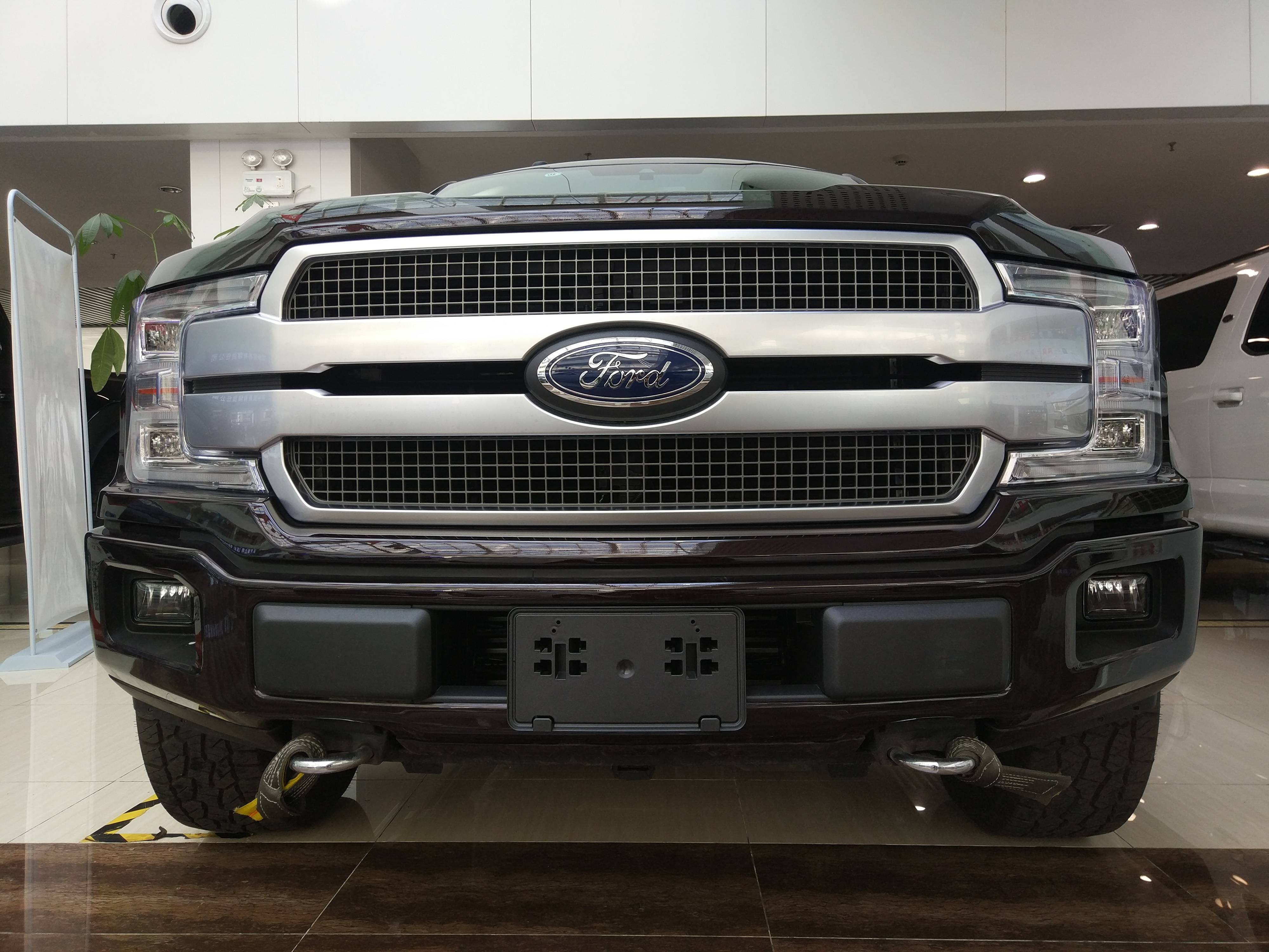 2020款墨版福特猛禽f150白金版pk中规ltd限量版哪个性价比更高